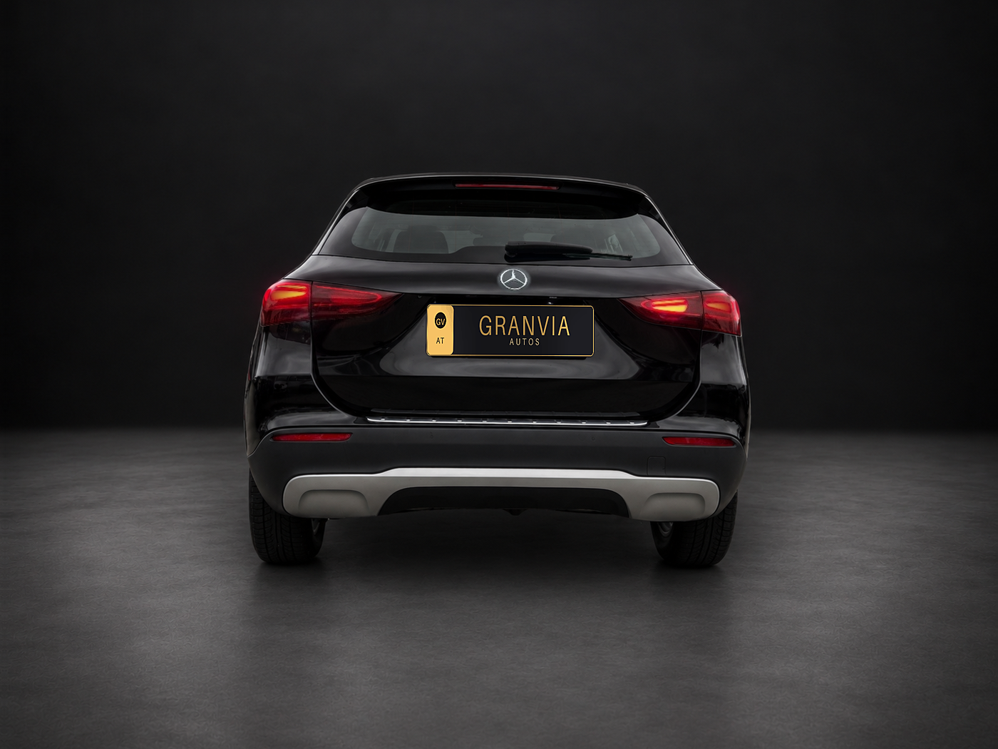 Mercedes-Benz GLA 180 LED Navi Kamera Sitzh. DAB Leder – Fahrzeugfoto 3 von 22