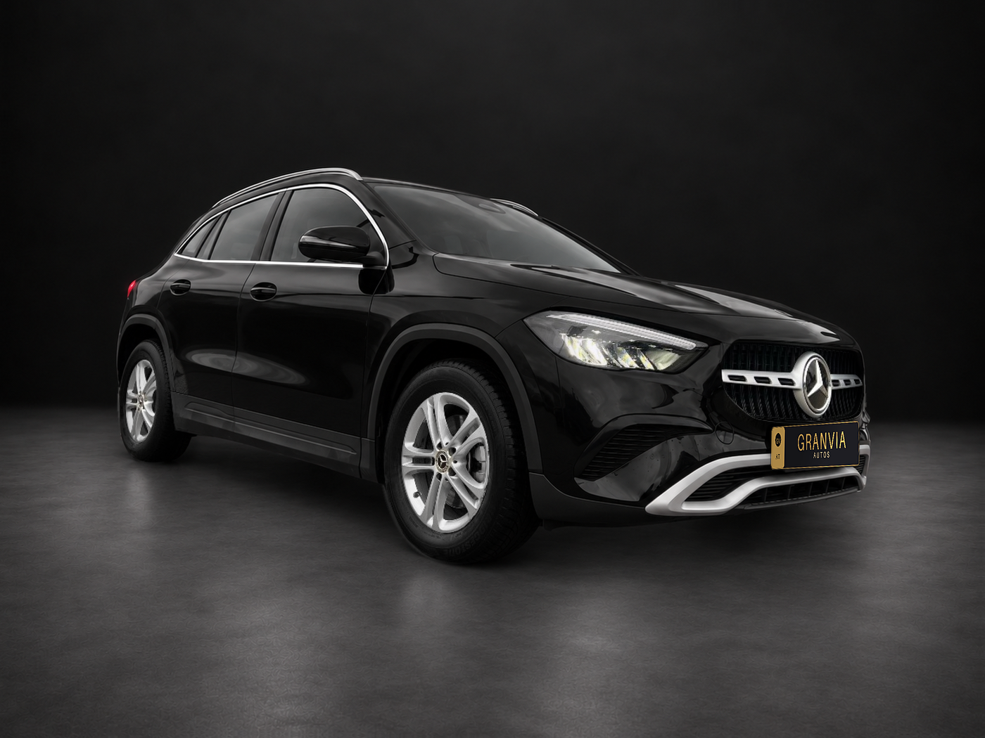 Mercedes-Benz GLA 180 LED Navi Kamera Sitzh. DAB Leder – Fahrzeugfoto 5 von 22