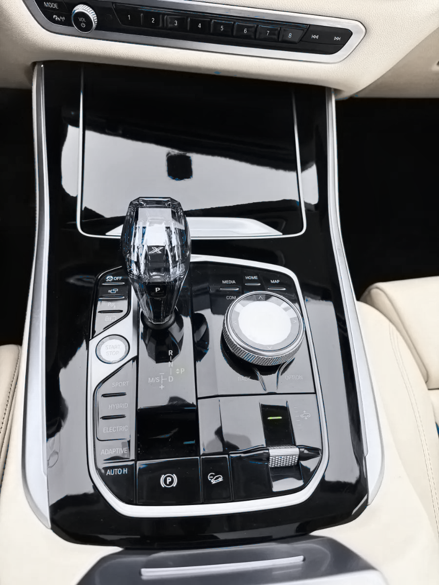 BMW X5 xDrive 45e SkyLounge – Fahrzeugfoto 4 von 33