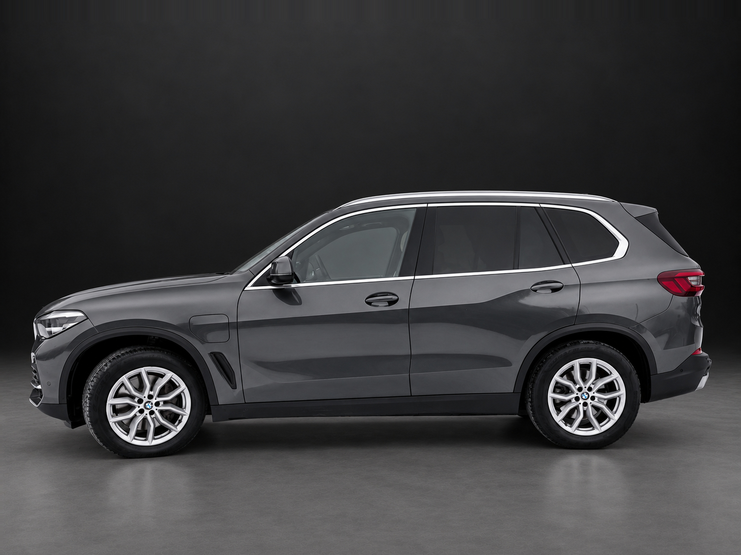 BMW X5 xDrive 45e Panorama – Fahrzeugfoto 3 von 28